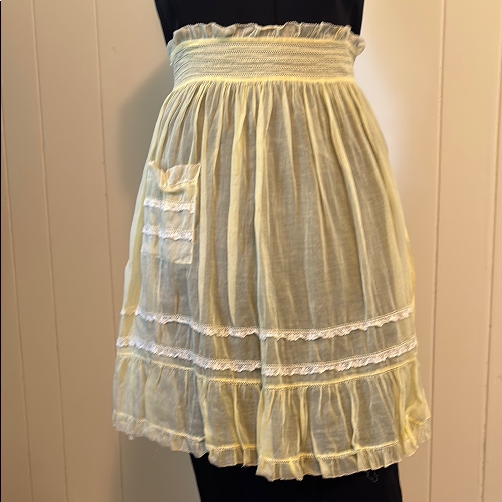 Vintage sheer yellow half apron w/ pocket and lace detail